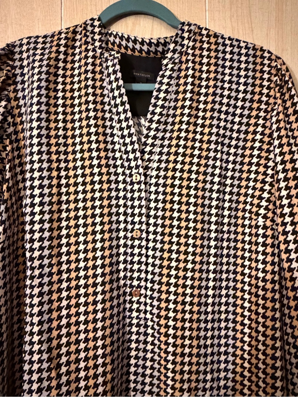 Ann Taylor Black & Cream Houndstooth Maxi Dress - V-Neck Button Front - Picture 5 of 6